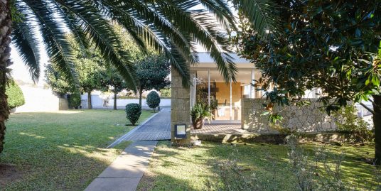 Moradia de Luxo, piscina e campo de ténis
